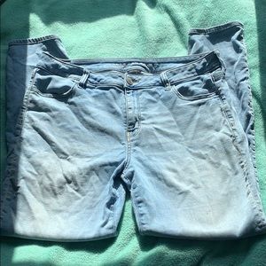 American Eagle Light Wash Jeggings Size 16